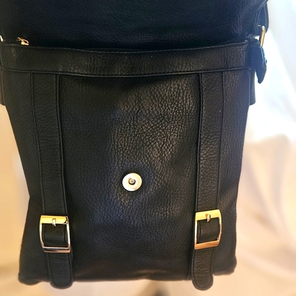Pebbled Black Leather Fulton Crossbody/Shoulder Bag with Gold Logo - Picture 2 of 8